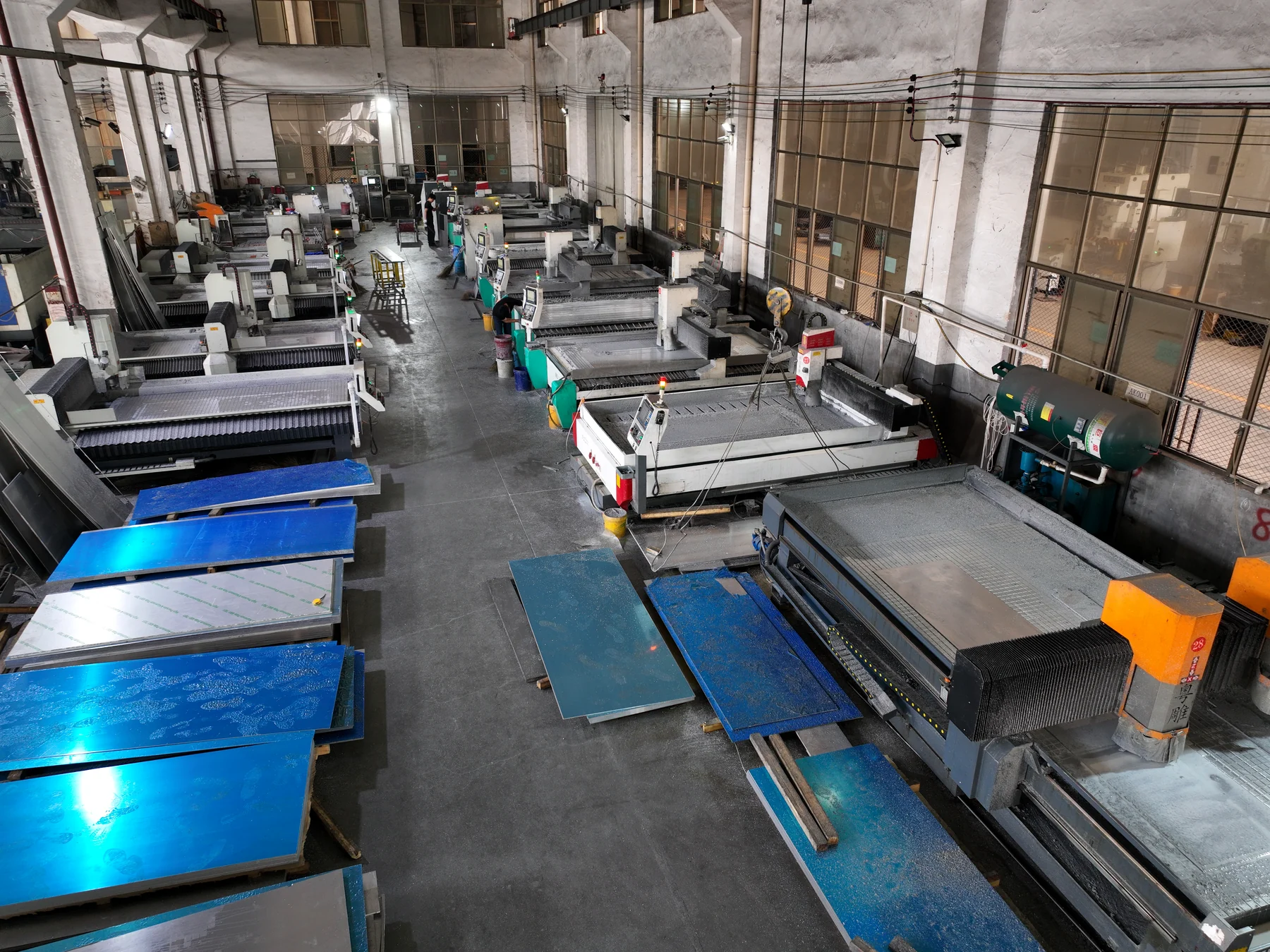 Dilang workshop and machining equipment